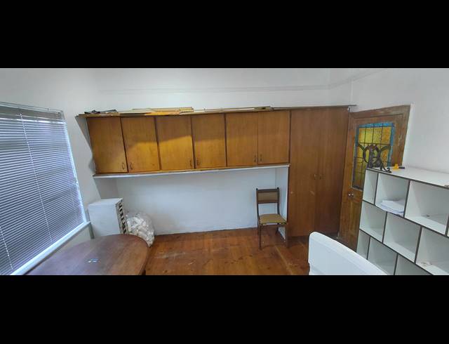 100M² OFFICE TO LET IN OVERPORT